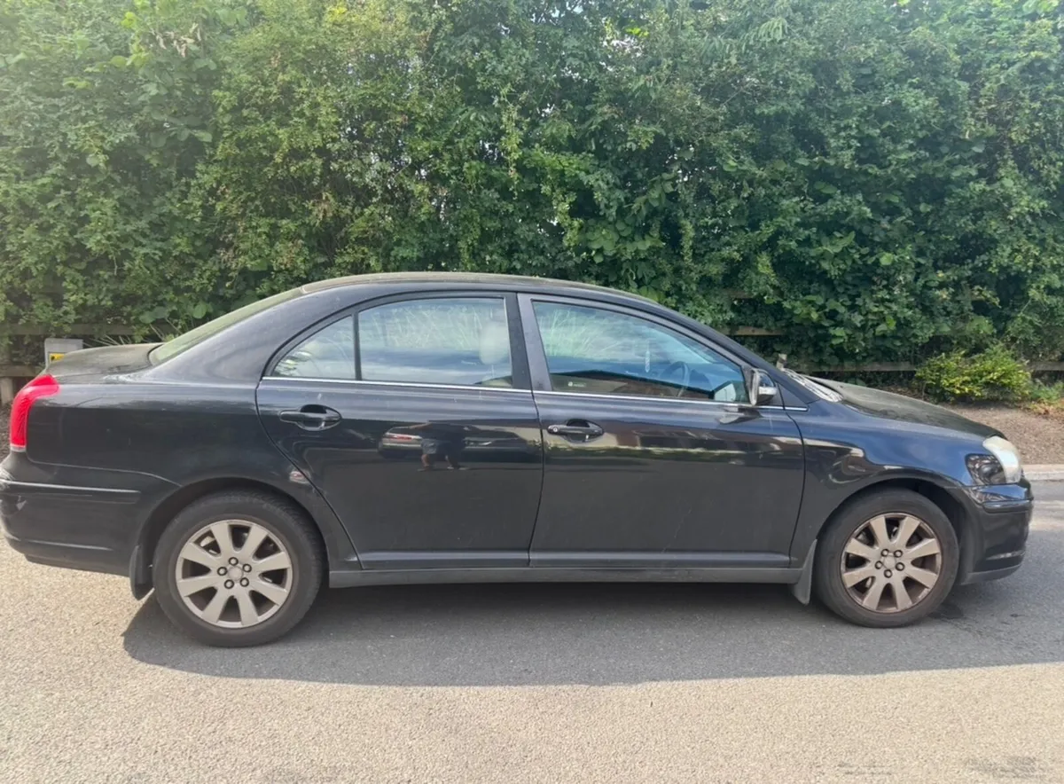 Toyota Avensis 2009 - Image 2