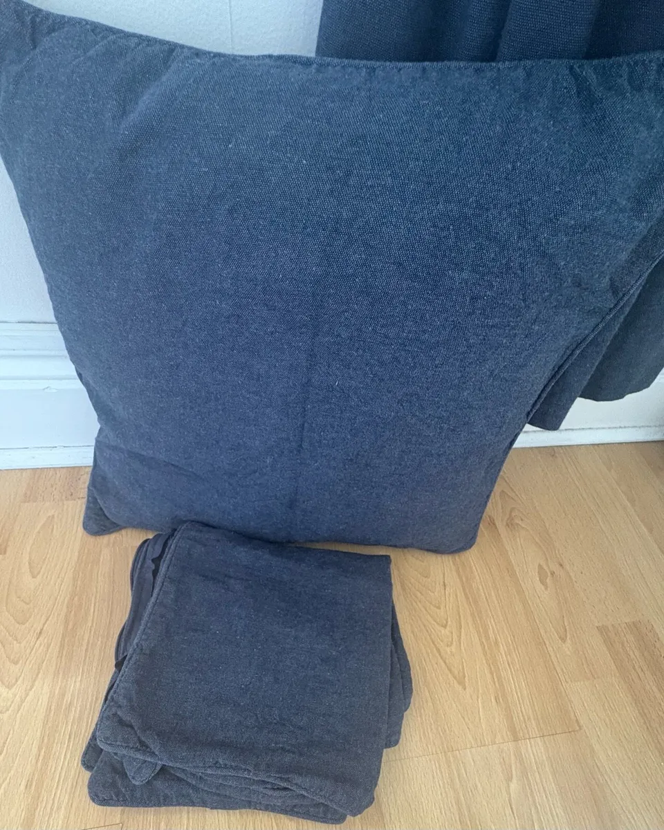 Curtains - Image 4