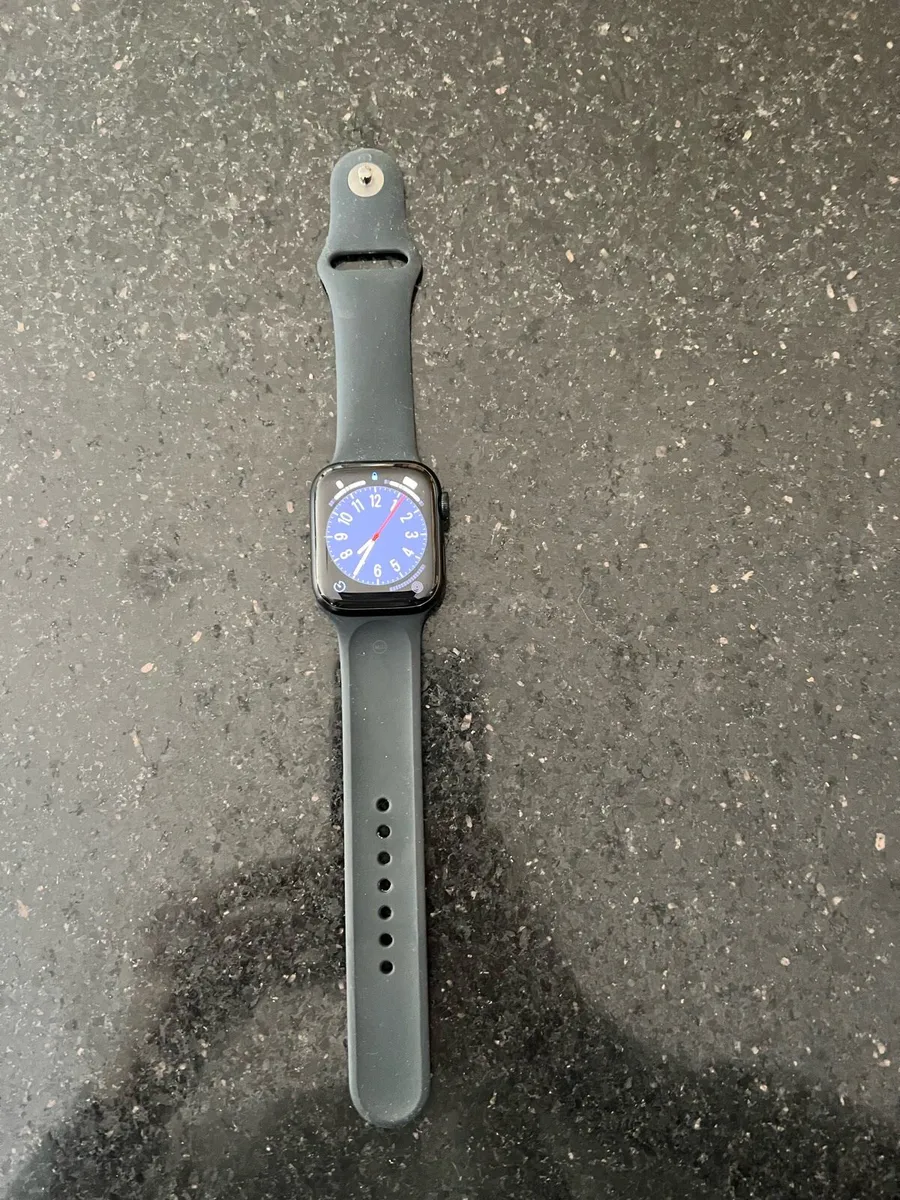 Apple Watch Series 8 - Image 1