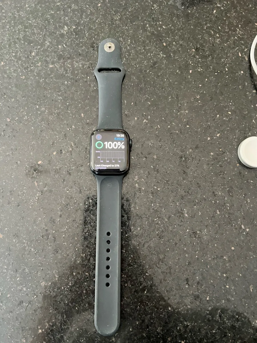 Apple Watch Series 8 - Image 2