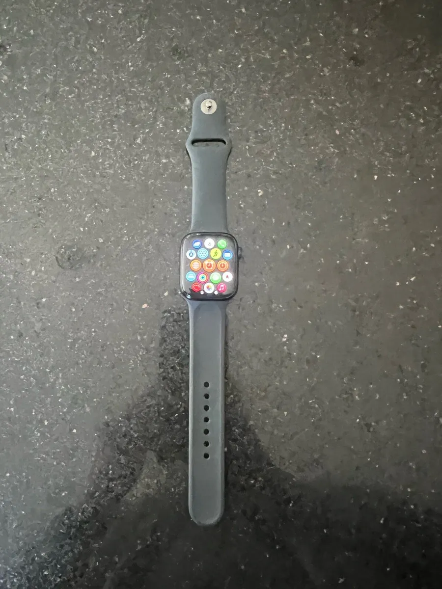 Apple Watch Series 8 - Image 3