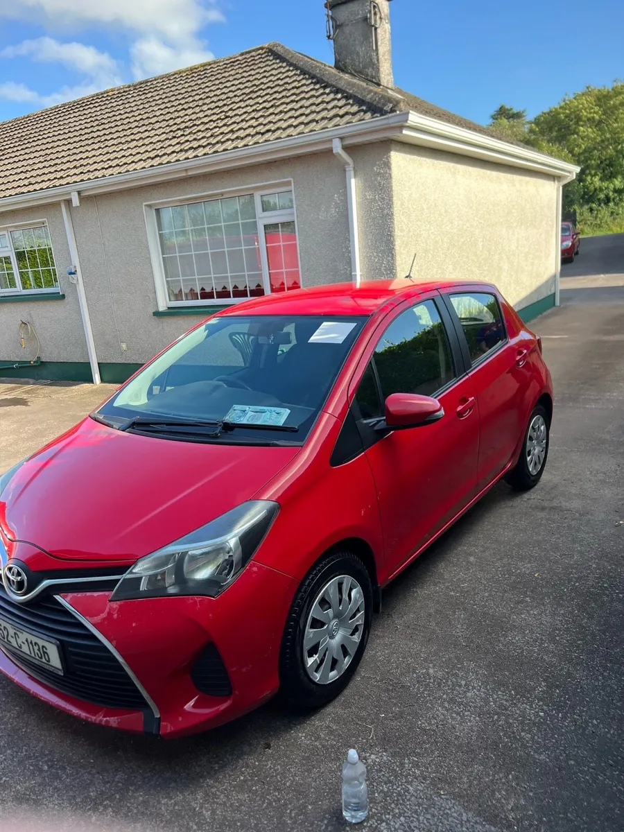 2015 Tayota Yaris luna - Image 1