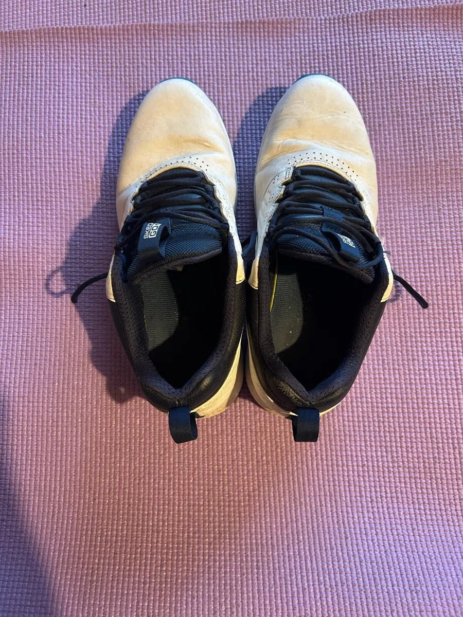 Sketchers GoGolf Shoes size 7.5 - Image 2