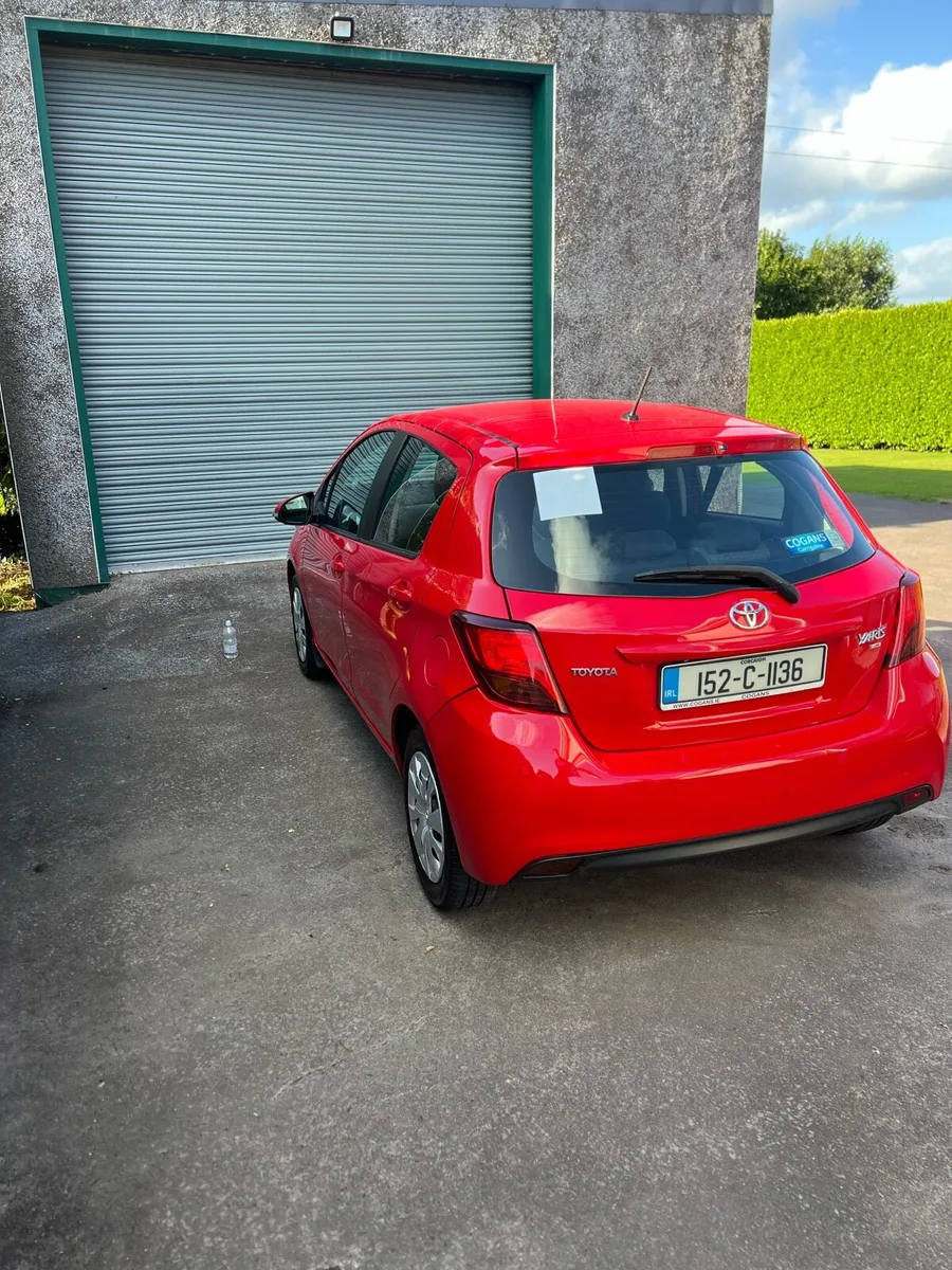 2015 Tayota Yaris luna - Image 3