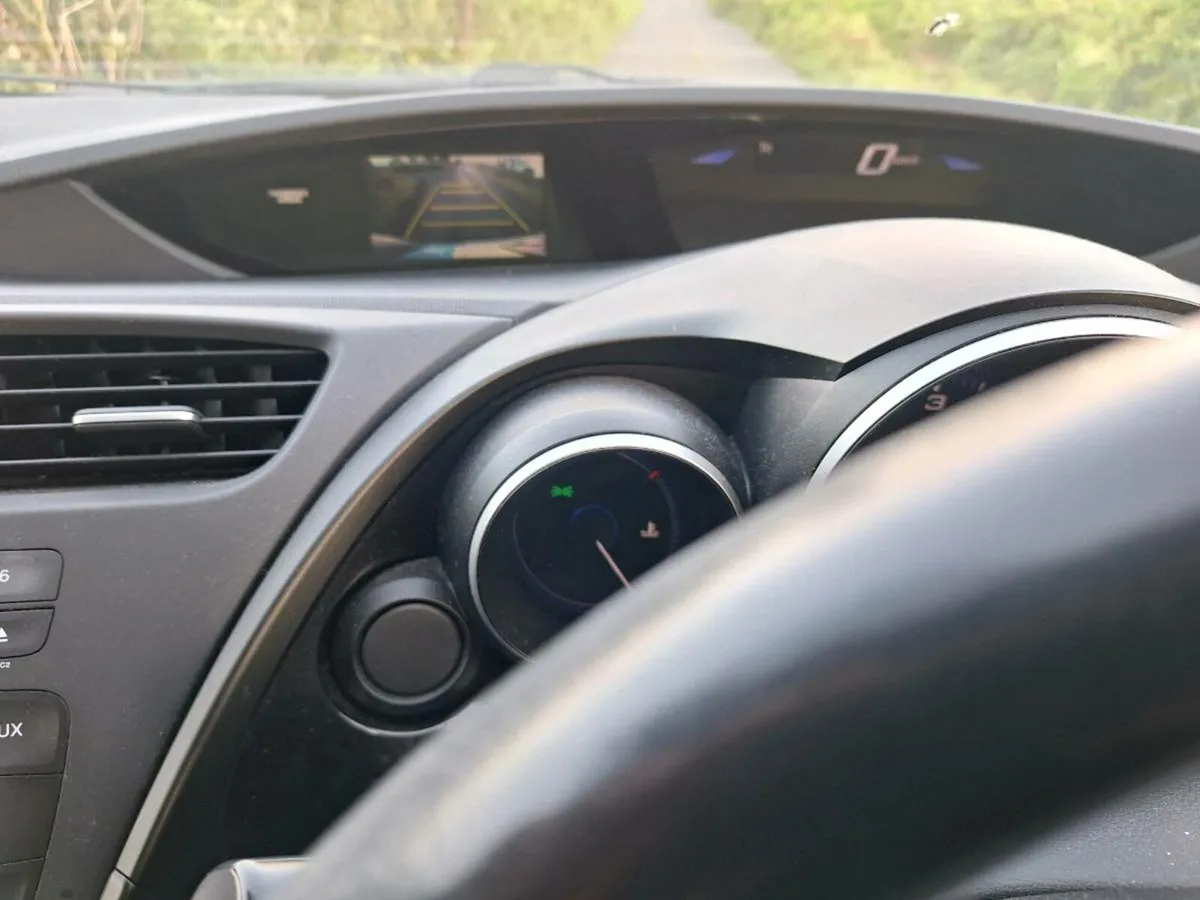 Honda civic - Image 4