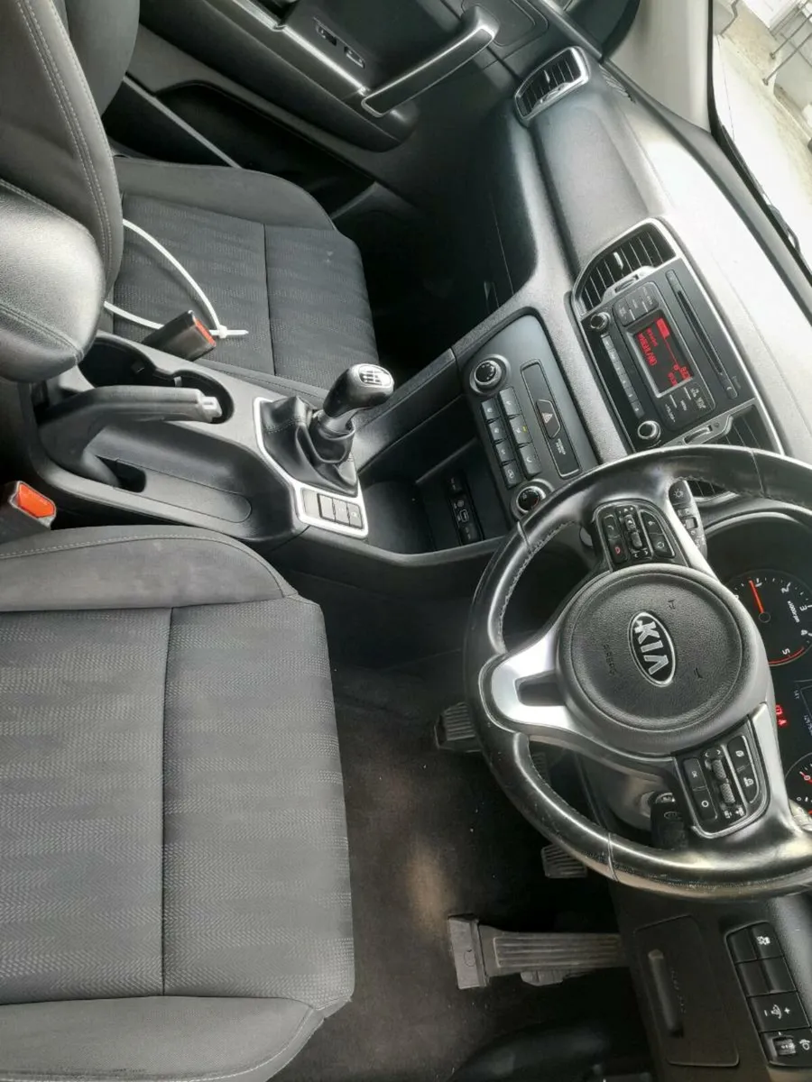 Kia sportage 1.7crdi  2017 - Image 4