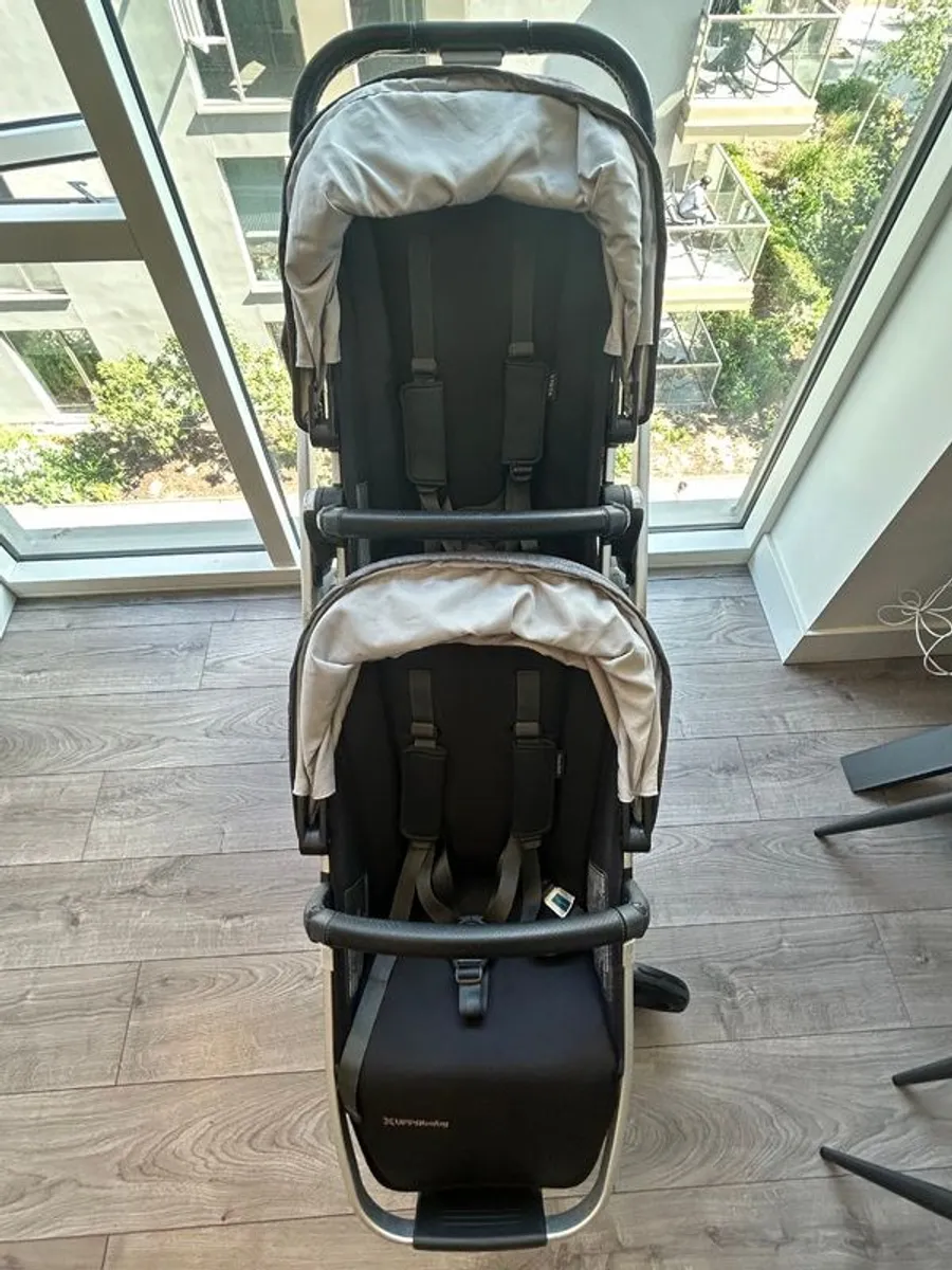 Uppababy Vista V2 (2023) Jordan Complete Set (Bassinet, Toddler Seat, Rumble Seat) - Image 4