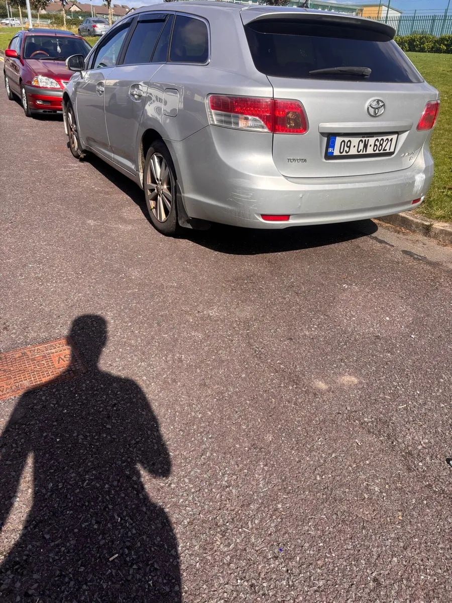 09 Avensis - Image 2