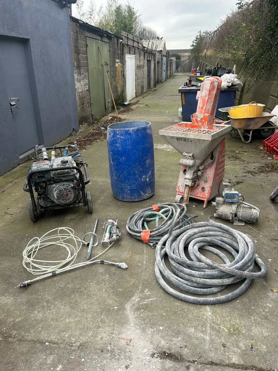 Plastering machine