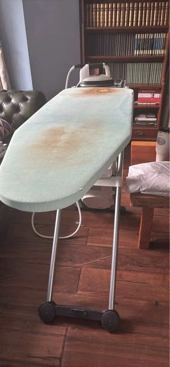 Laurastar Steam Iron - Image 2