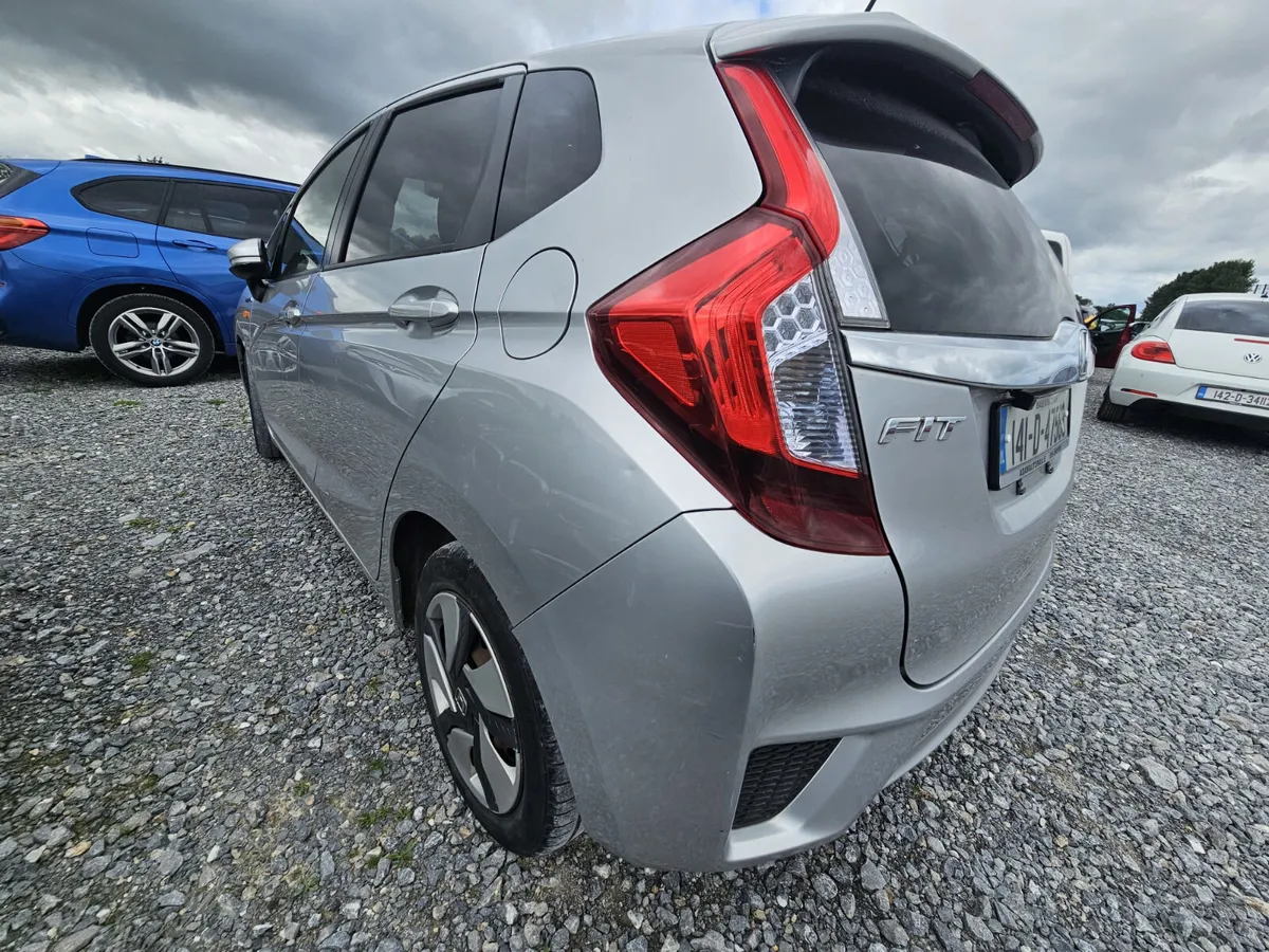 Honda Fit 2014 automatic hybrid €3650 no offers - Image 2