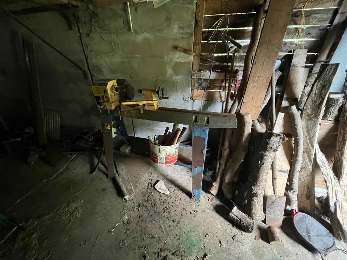 Wood turning laithe and bandsaw - Image 4