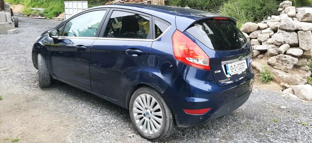 Ford fiesta titanium - Image 2