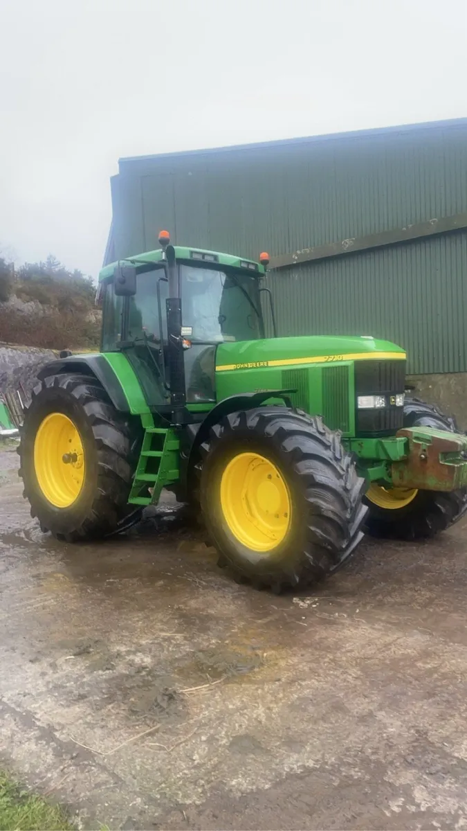 John Deere 7710 - Image 1