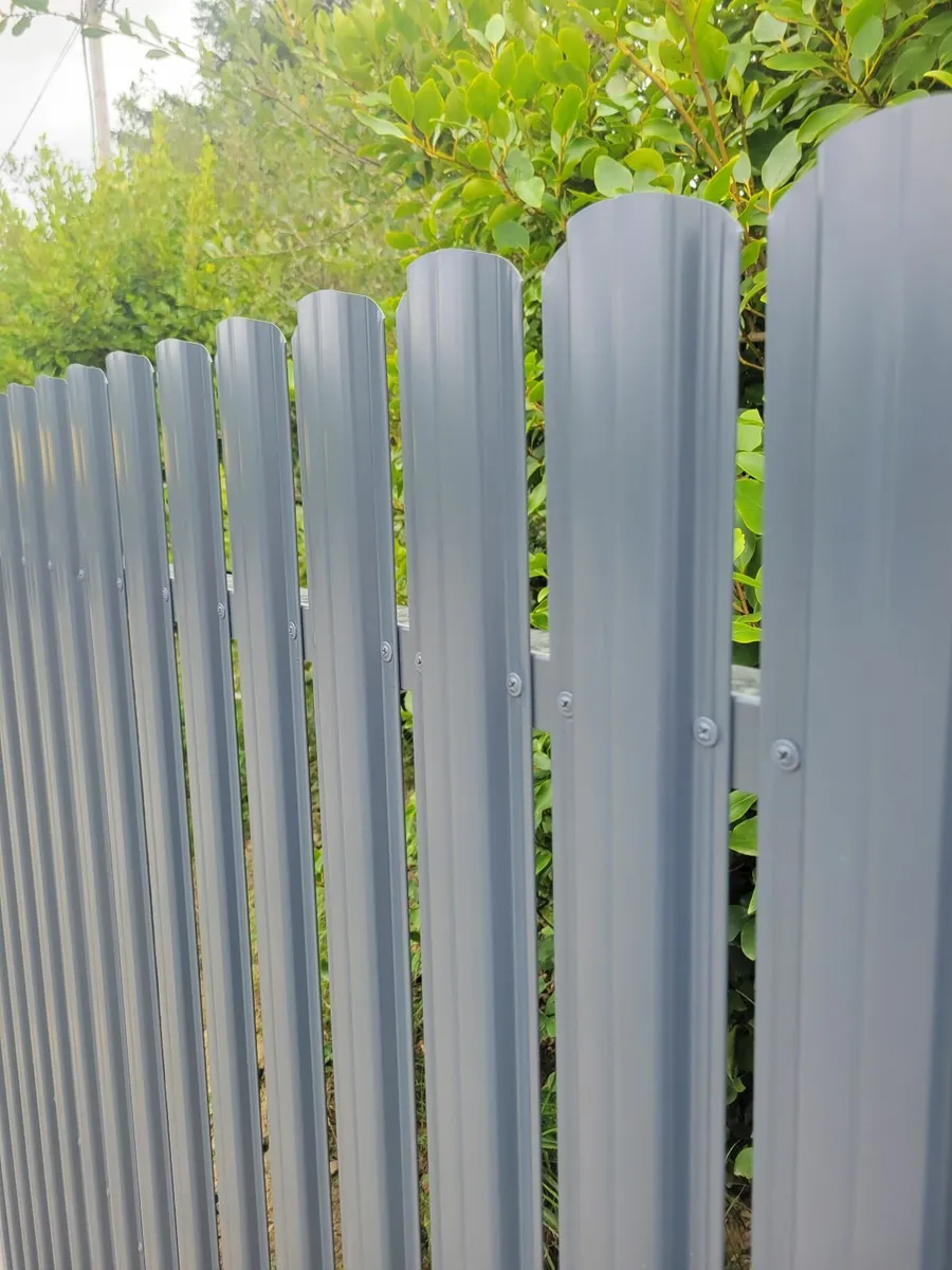 Metal fencing - Image 2
