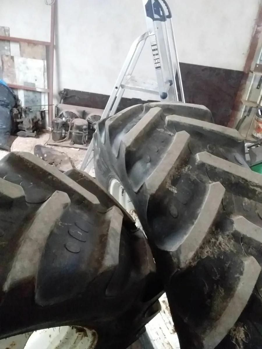 Tractor tyres - Image 1