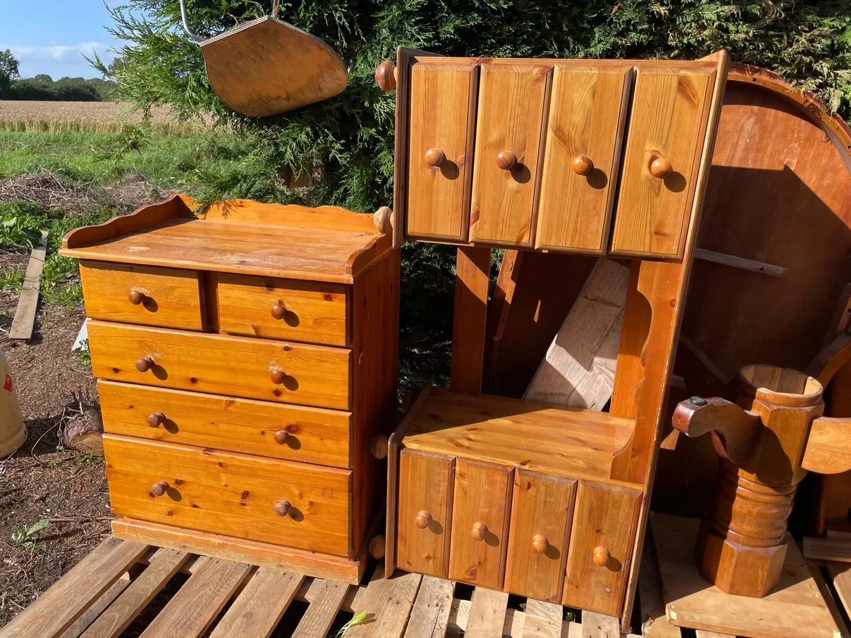 Chest and desk solid wood furniture - Image 1