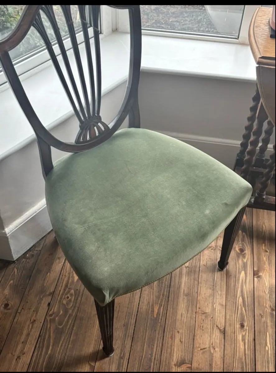 Heppelwhite Chairs x 4 - Image 2