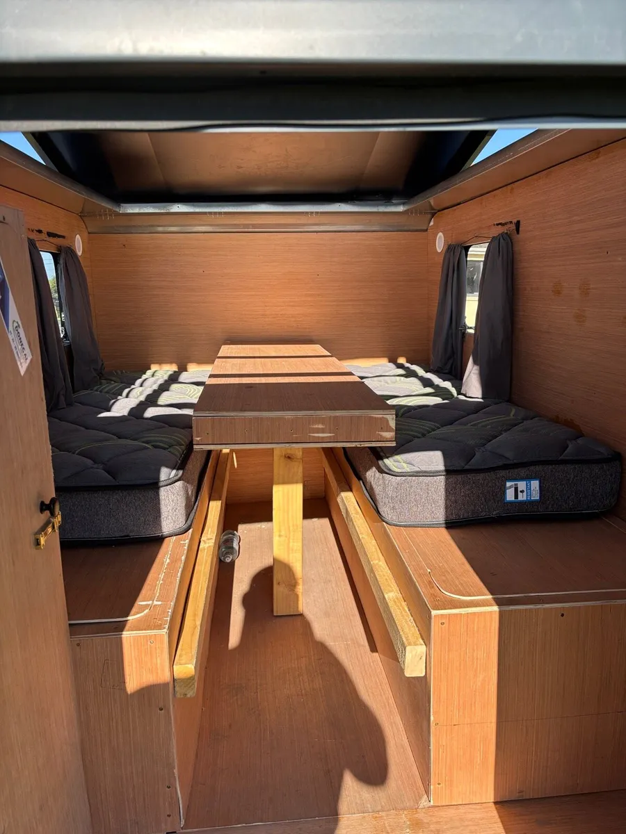 Caravan - Image 3