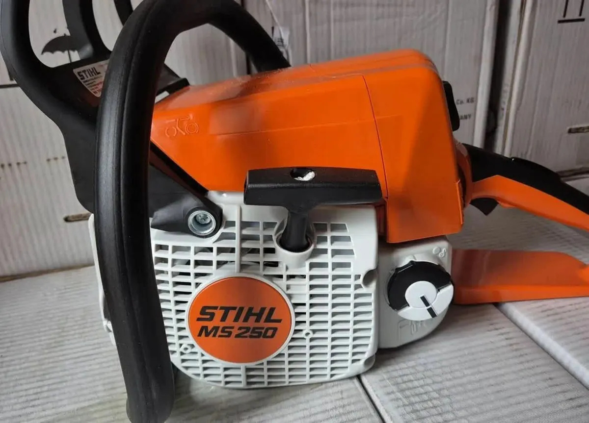 Stihl MS 250 Сhainsaw, Original, New in box - Image 1