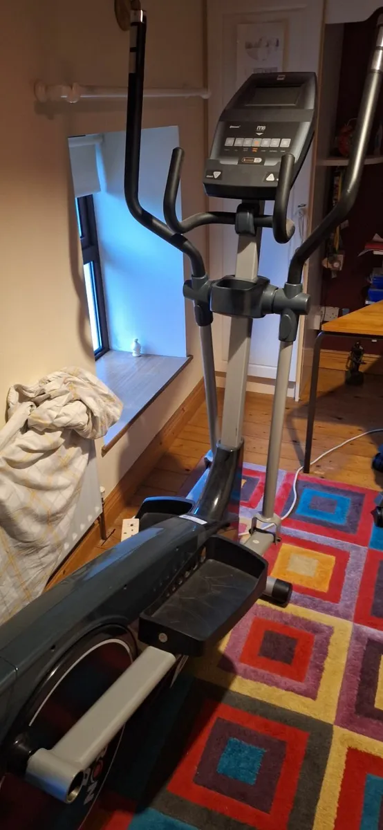 Cross trainer - Image 2