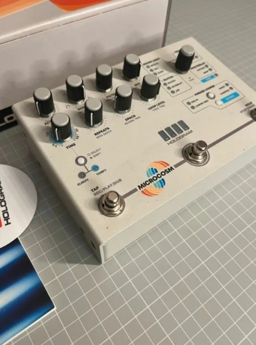 Hologram Microcosm Effects Processor New Boxed - Image 2