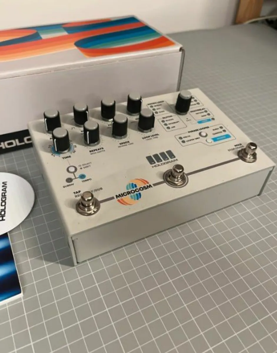 Hologram Microcosm Effects Processor New Boxed - Image 3