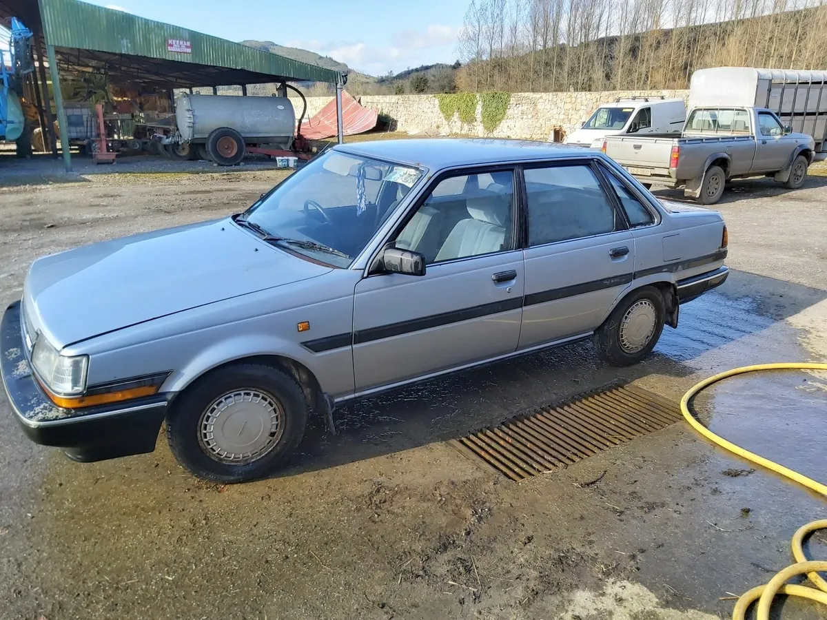 Toyota Carina 1988 - Image 1