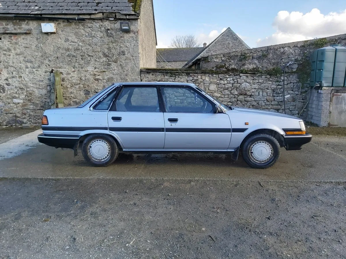 Toyota Carina 1988 - Image 2