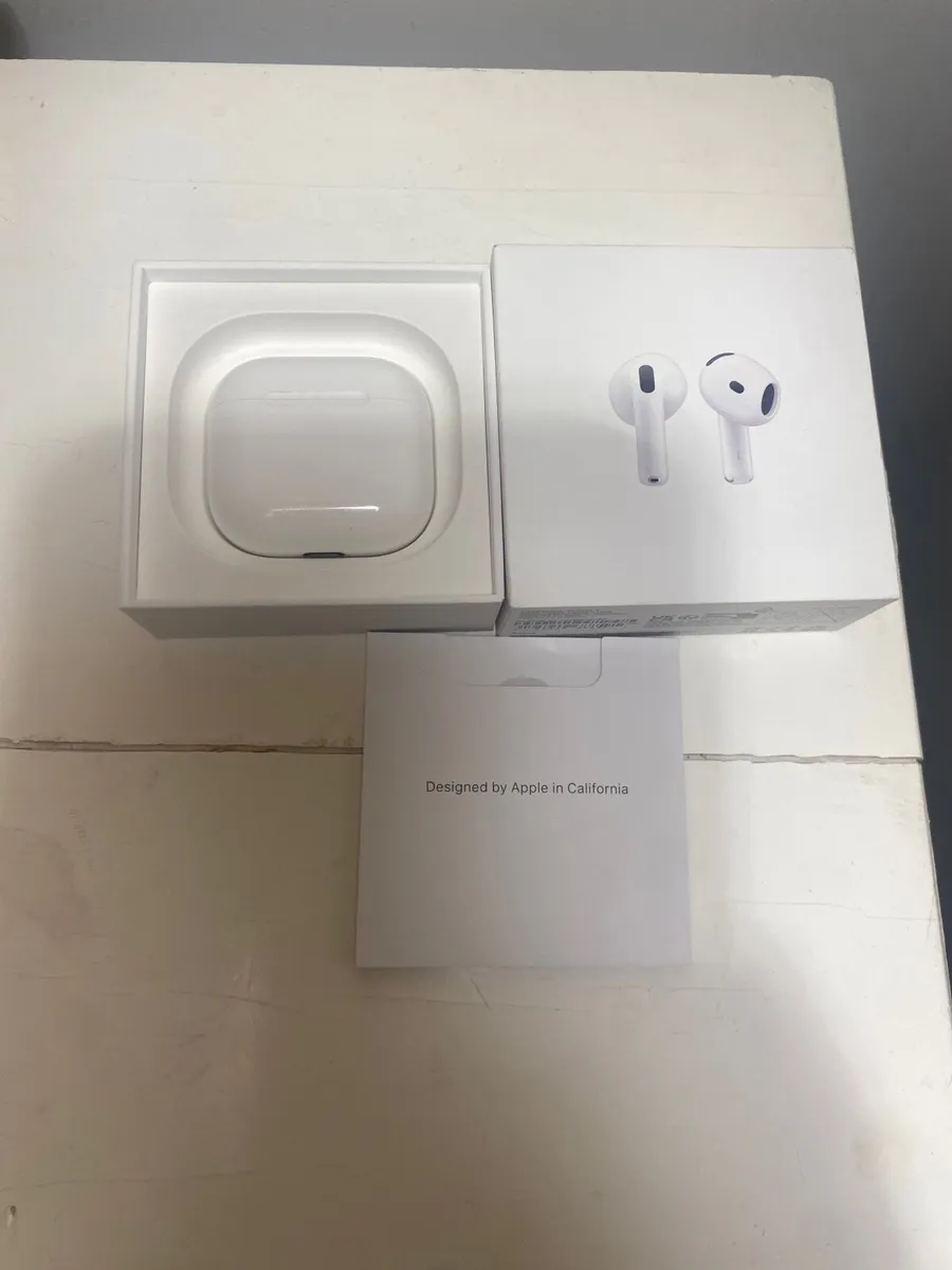 Airpod 4 in excellent condition - Image 3