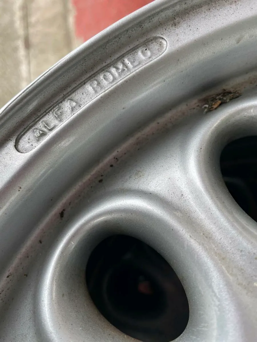 Alfa Romeo alloy wheels - Image 2