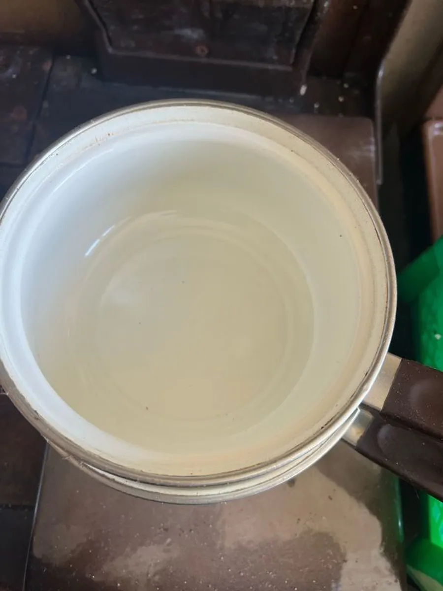 Vintage floral saucepans x 3 - Image 3
