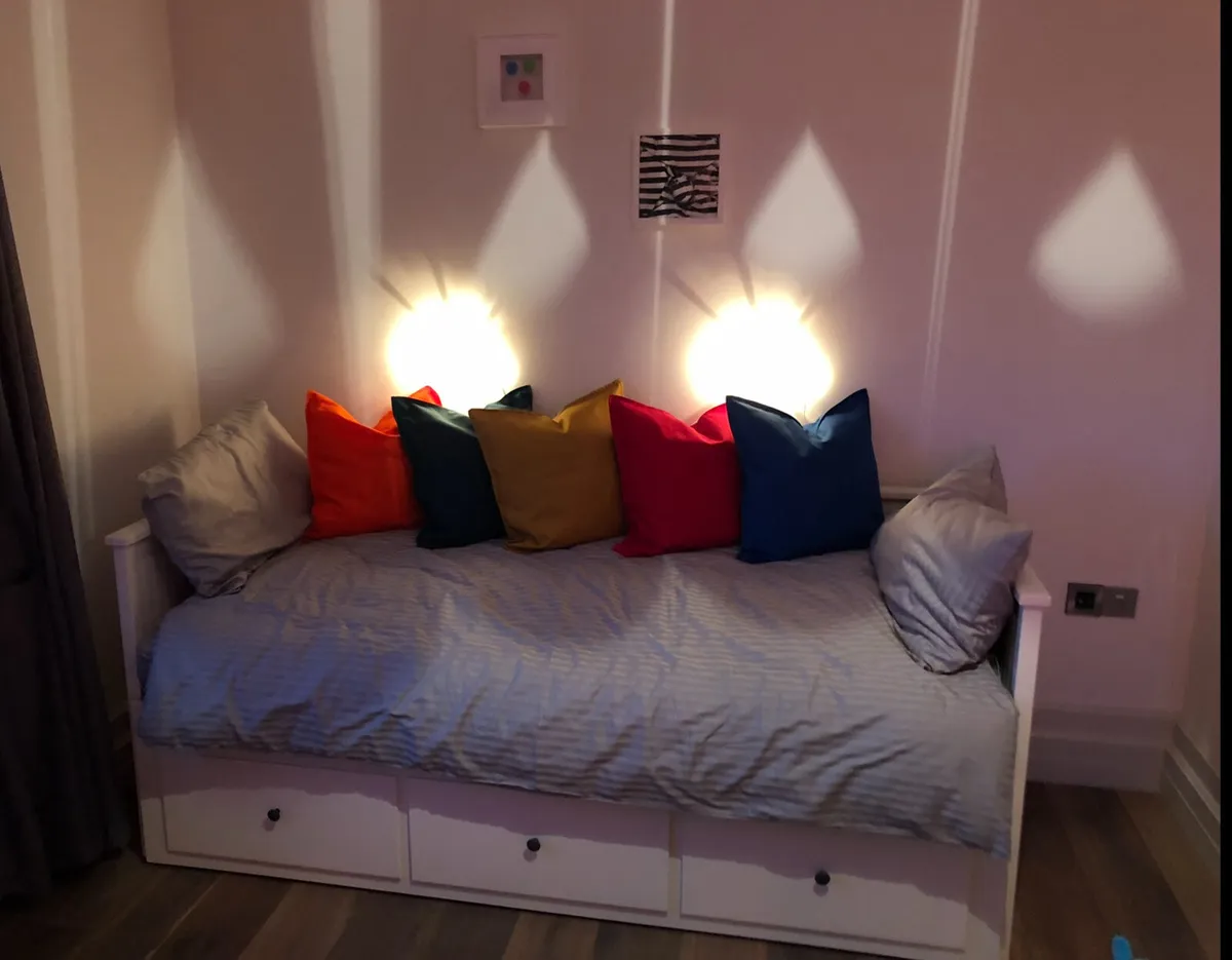 Day bed - Image 2