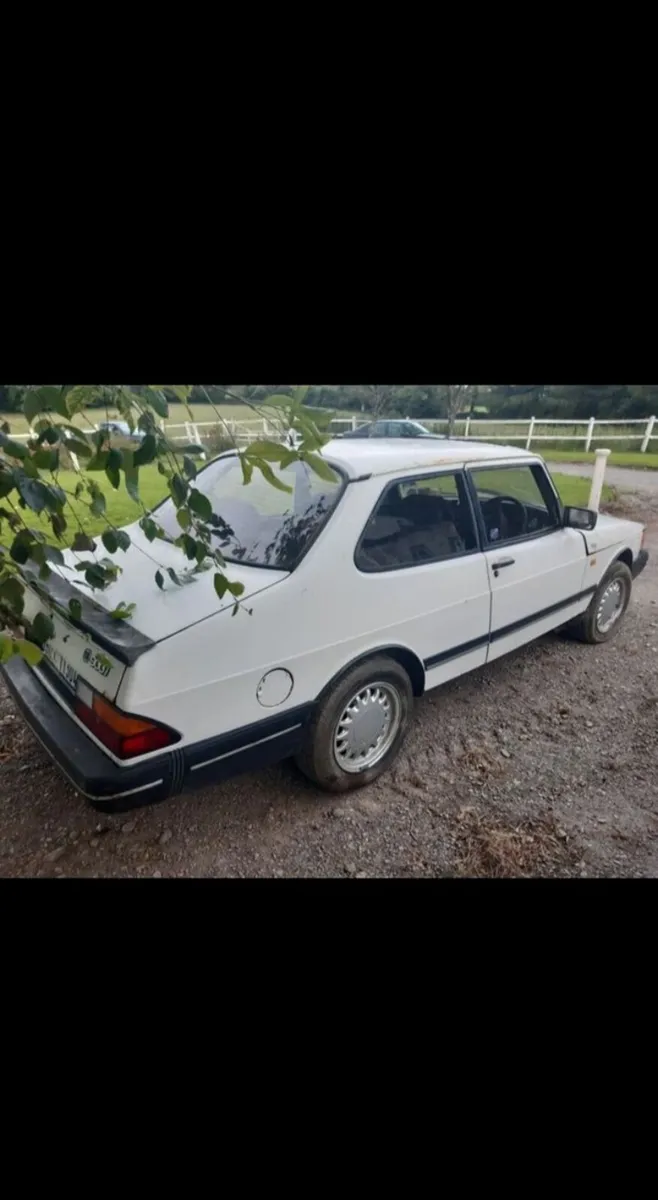 Saab 900 - Image 4