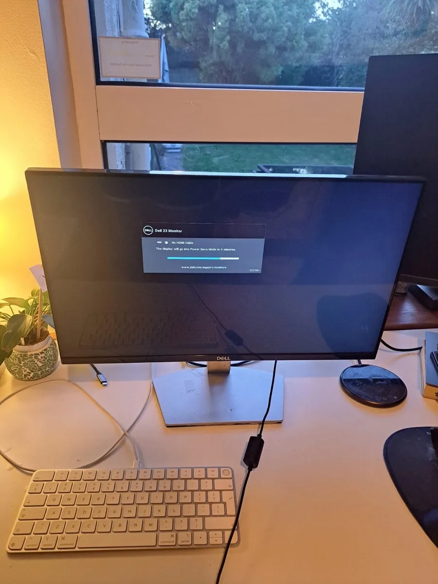 DELL PC monitor/screen - Image 1