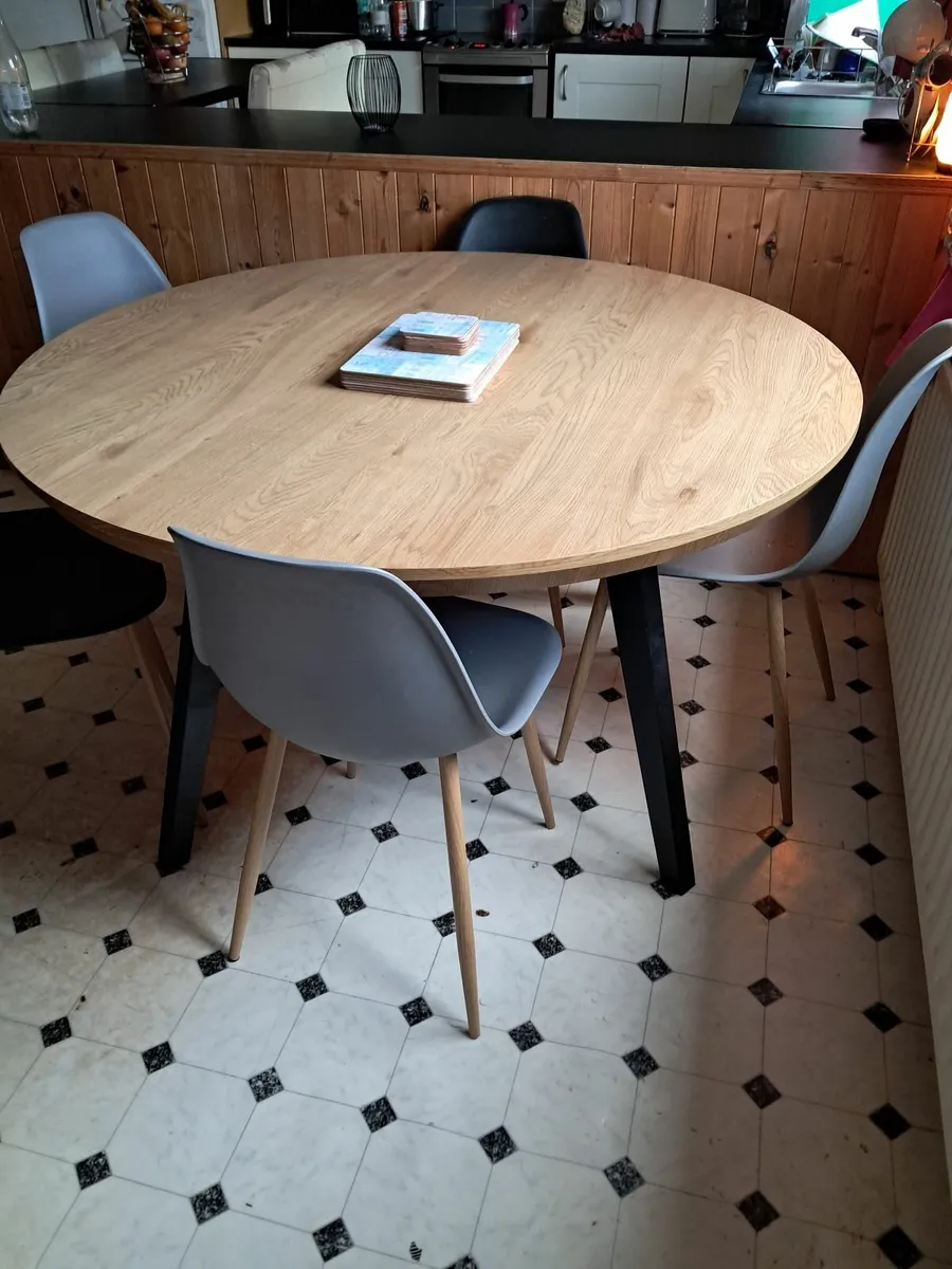 Kitchen table - Image 2