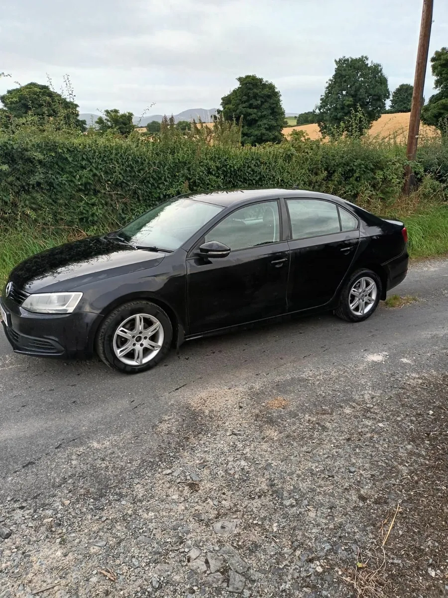 Volkswagen Jetta 2011 - Image 4