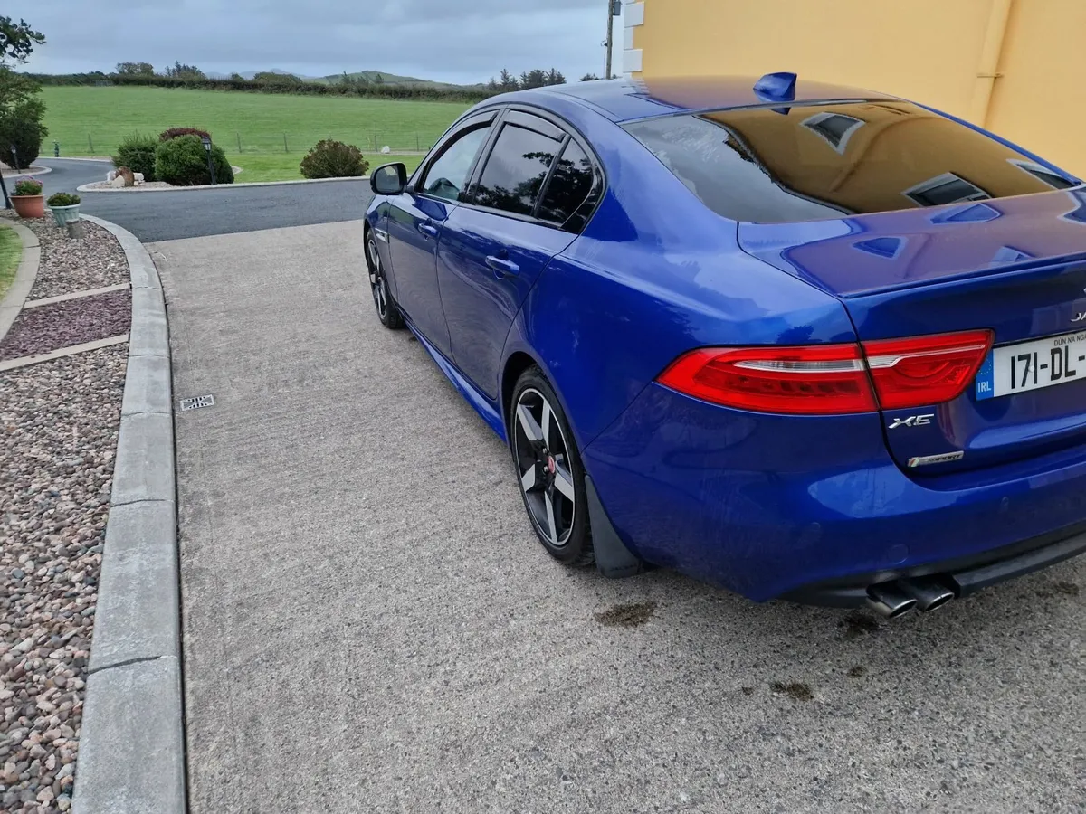 Jaguar XE 2017 - Image 4
