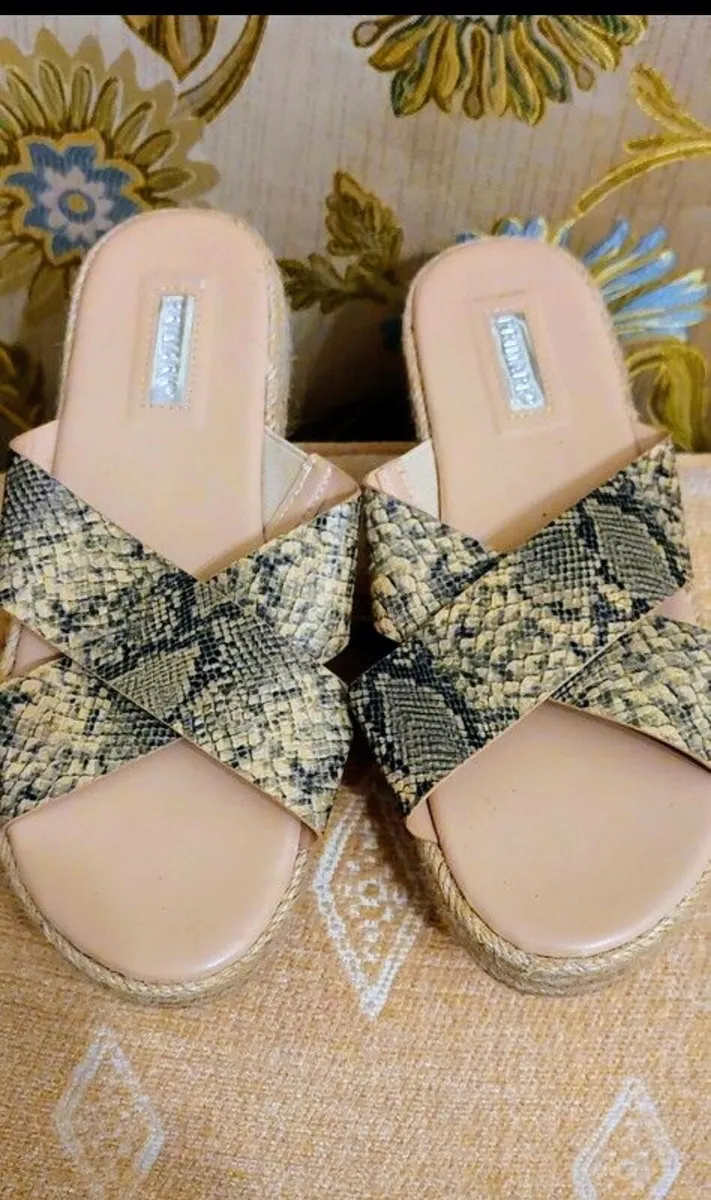 Sandals - Image 3