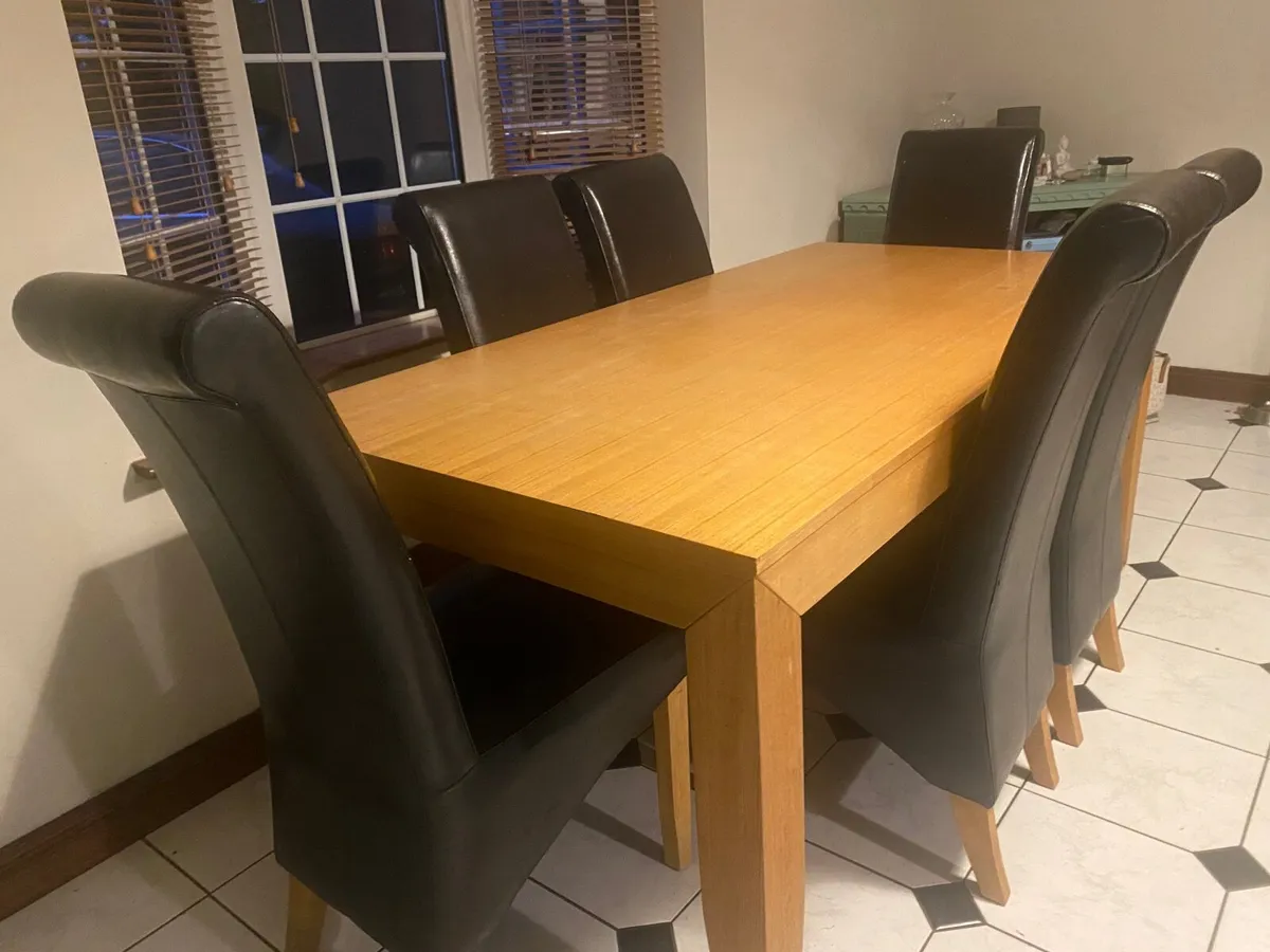 Kitchen Table and straight back chairs x6 - Image 1