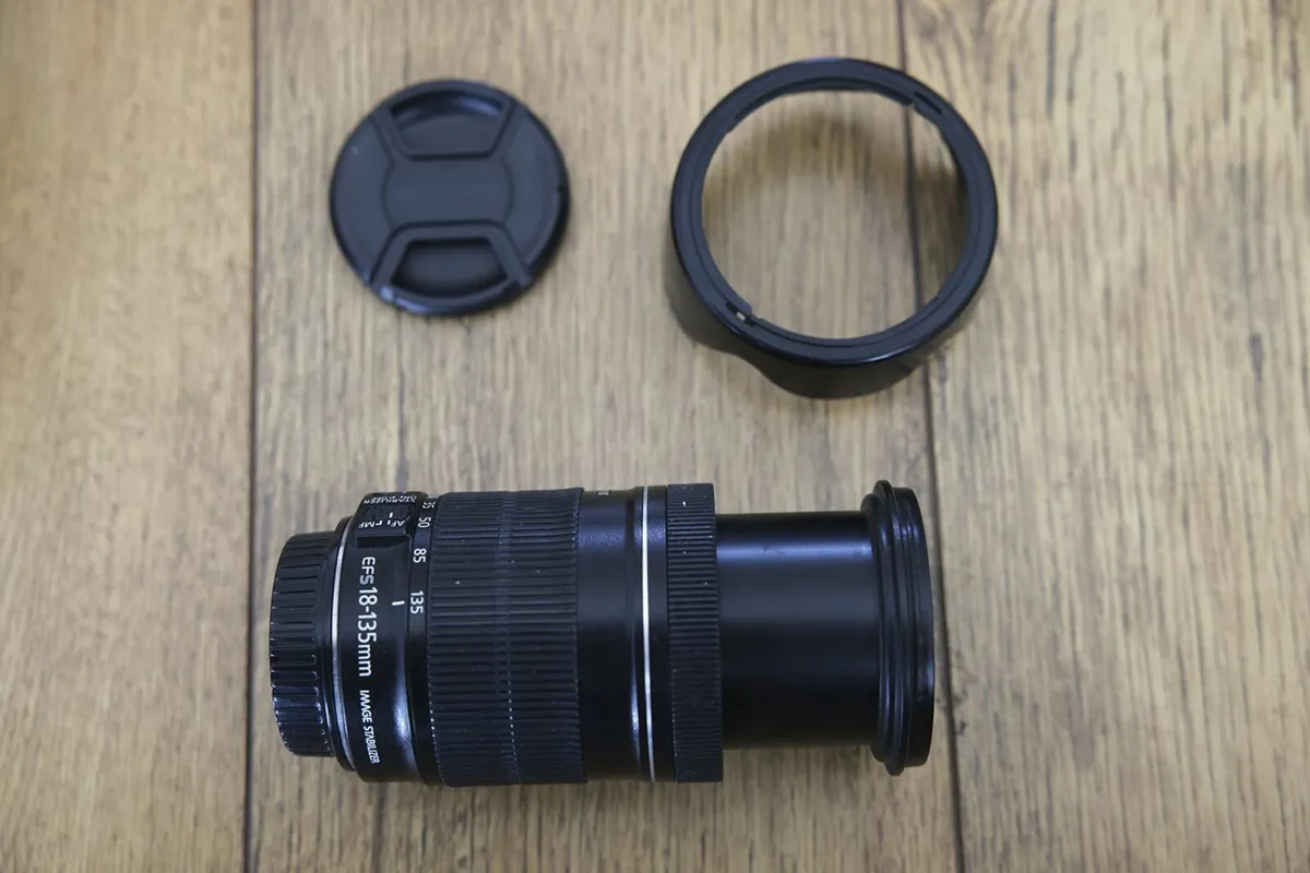Canon EF-S 18-135mm f/3.5-5.6 IS - Image 1