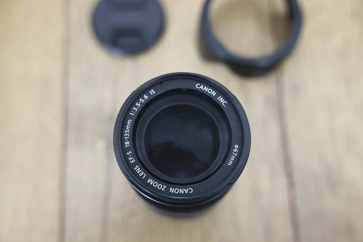 Canon EF-S 18-135mm f/3.5-5.6 IS - Image 2