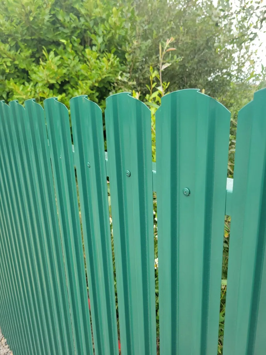 Metal fencing - Image 3