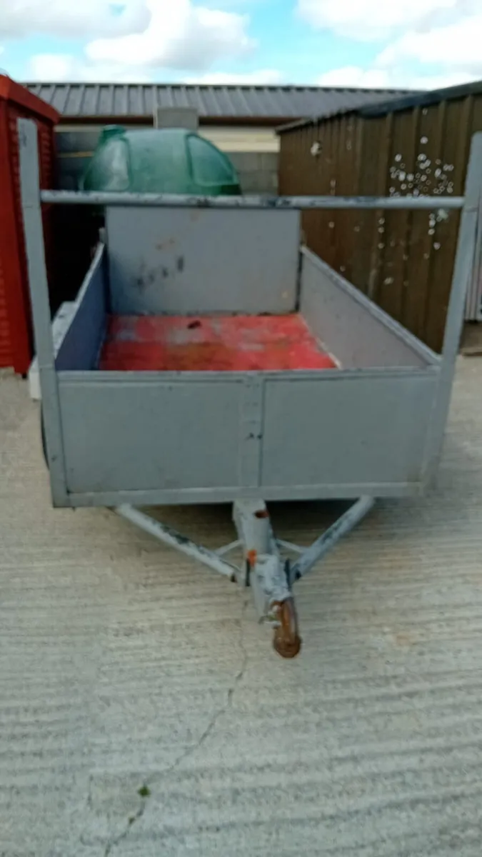 Trailer - Image 1