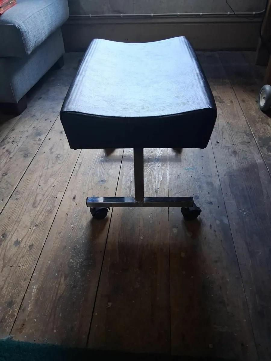 Adjustable foot rest - Image 2