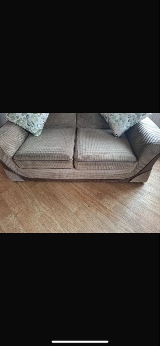 Couch - Image 2