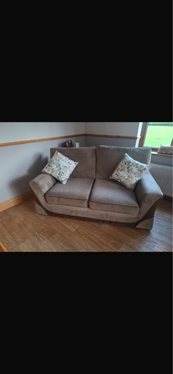 Couch - Image 4