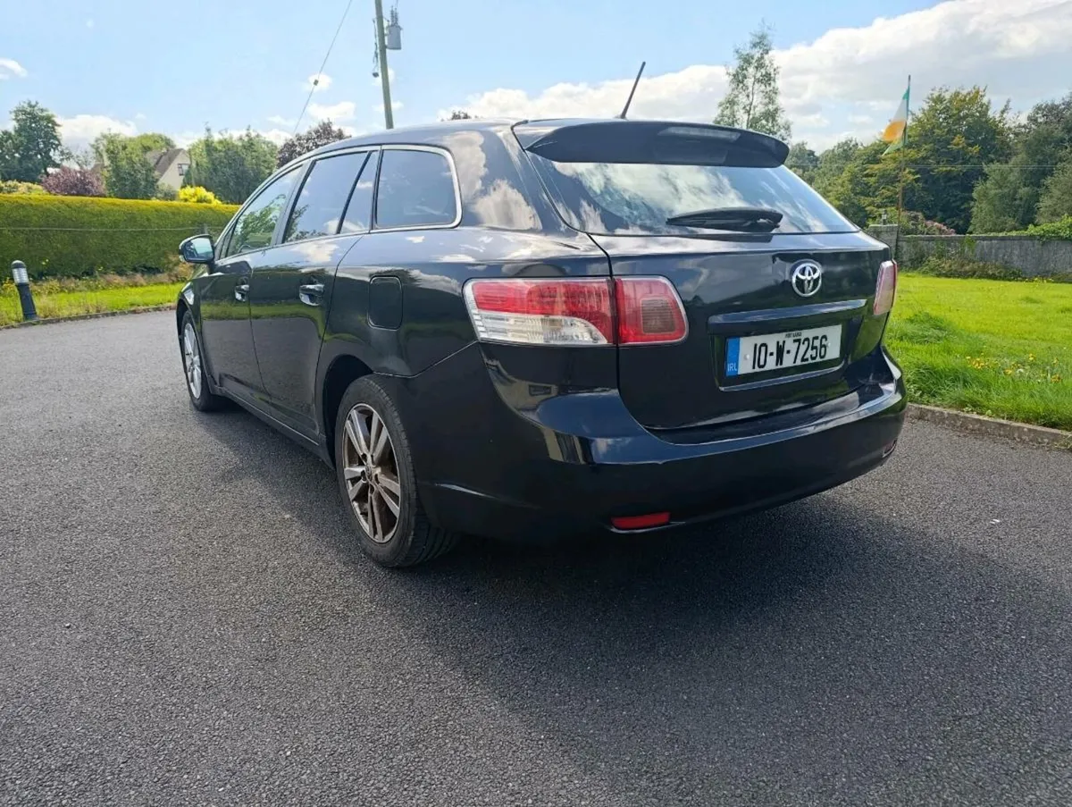 Toyota Avenis - Image 4