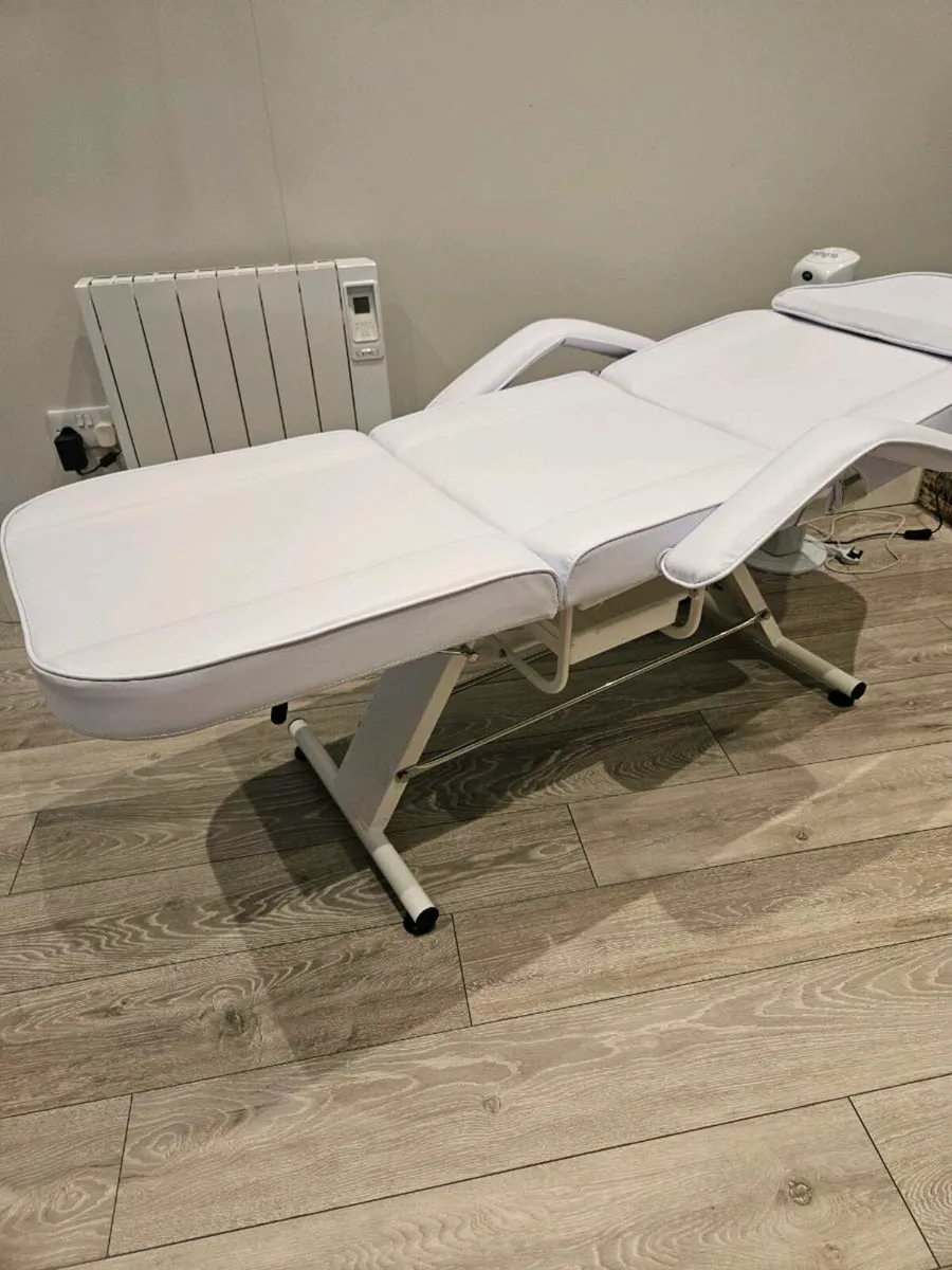 Massage chair / Beautician Chair - Image 1