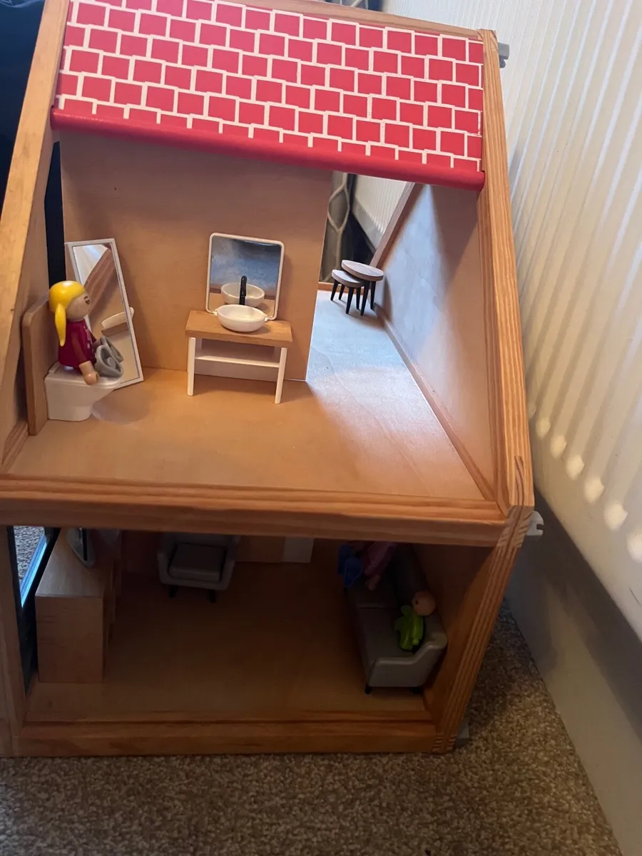 Dolls house - Image 2